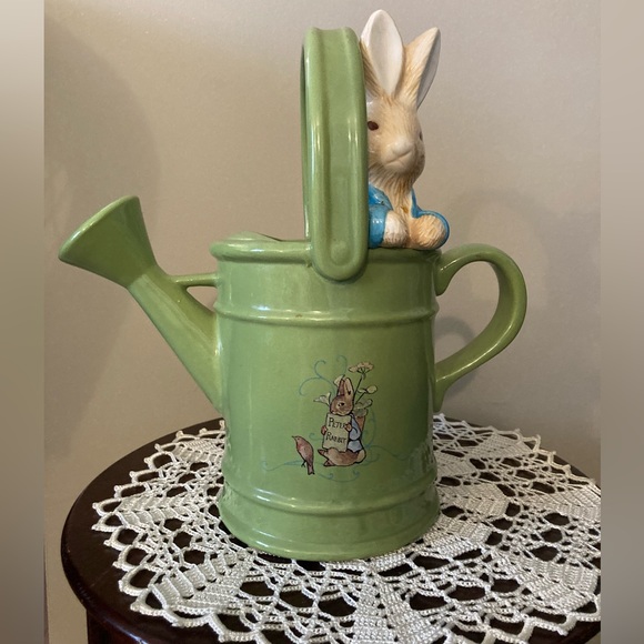 Peter Rabbit Ceramic Watering Can Planter - Picture 2 of 7